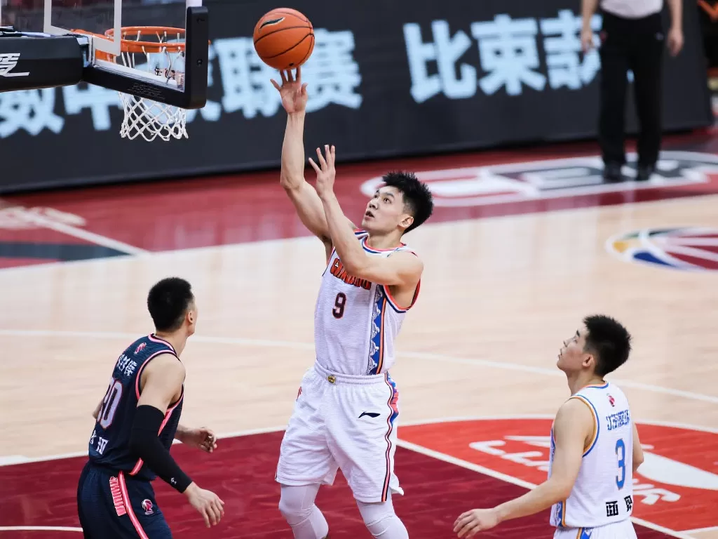 赵岩昊三分神射再下一城，广厦领先江苏9分之多
